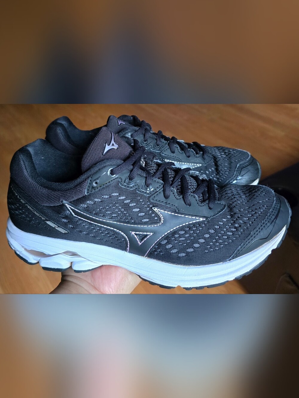 Sz 9 Women's MIZUNO WAVE RIDER 22 'Black' Running Shoes - Picture 3 of 8